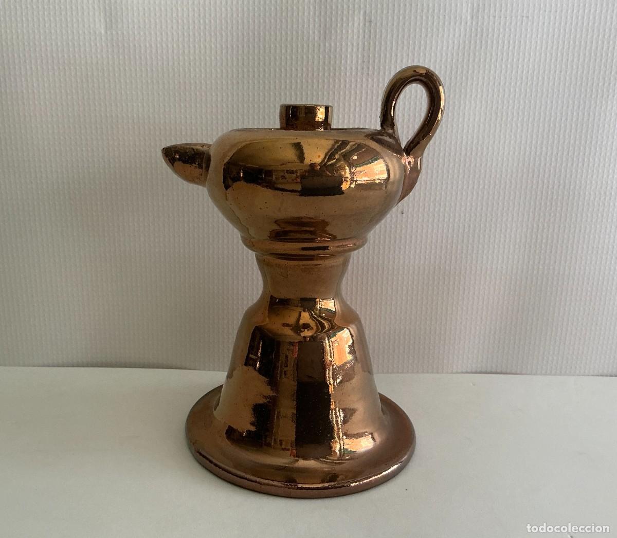 Antig&uuml;edades: Candil lucerna cer&aacute;mica reflejo met&aacute;lico estilo Manises s. XX - L&aacute;mpara aceite decorativa 20 cm