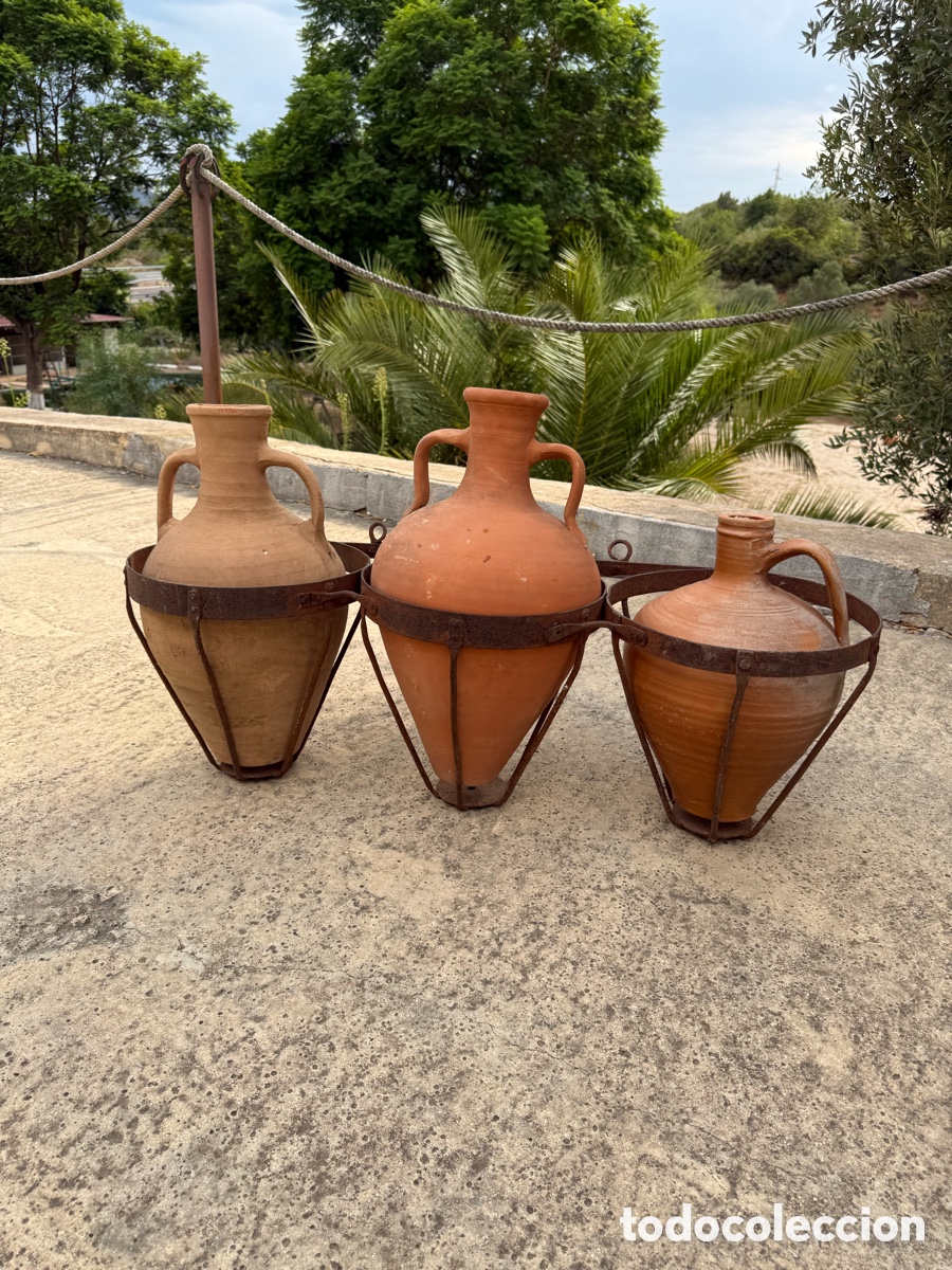 Antig&uuml;edades: Antigua aguadera de forja de 3 cantaros!Sig.XIX