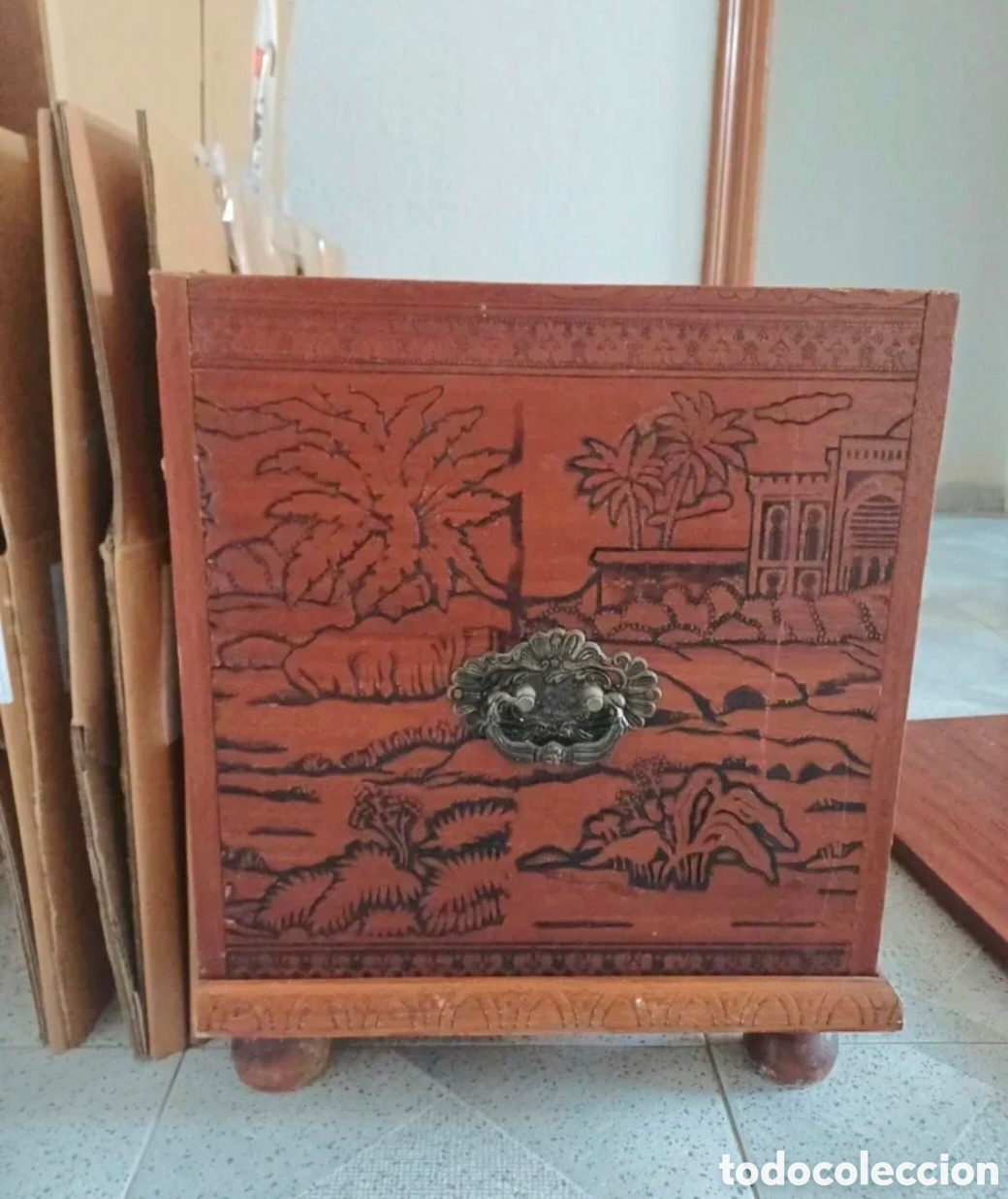 Antig&uuml;edades: Ba&uacute;l madera maciza tallada antiguo. - Foto 2