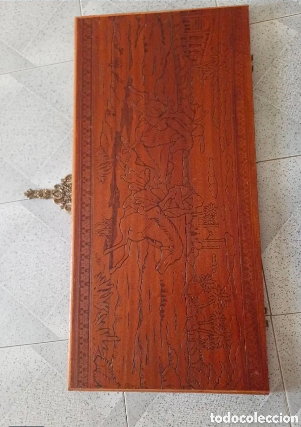 Antig&uuml;edades: Ba&uacute;l madera maciza tallada antiguo. - Foto 4
