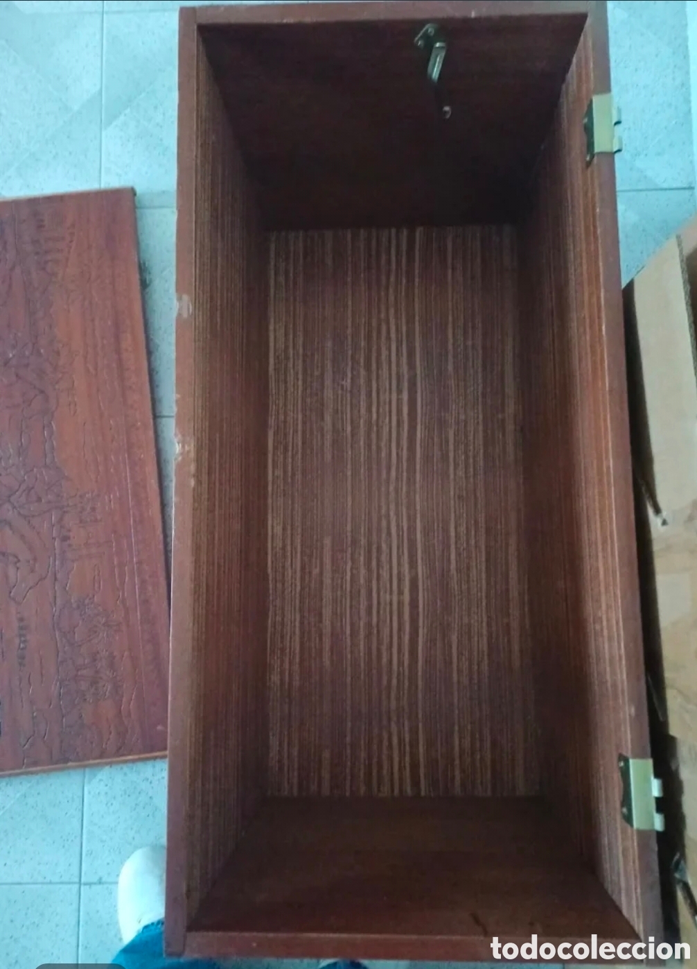 Antig&uuml;edades: Ba&uacute;l madera maciza tallada antiguo. - Foto 6