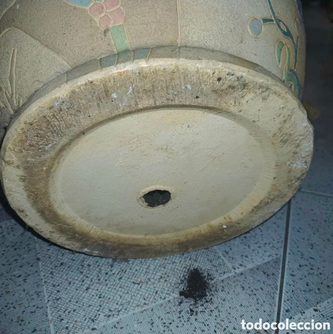 Antig&uuml;edades: Macetero grande barro r&uacute;stico pintado a mano. - Foto 3