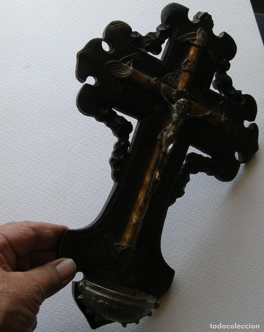 Antig&uuml;edades: BENDITERA CON CRUCIFIJO - Foto 3