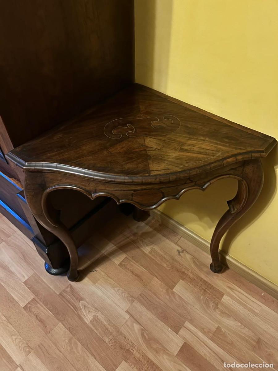 Antig&uuml;edades: Mesa rinconera Luis XV