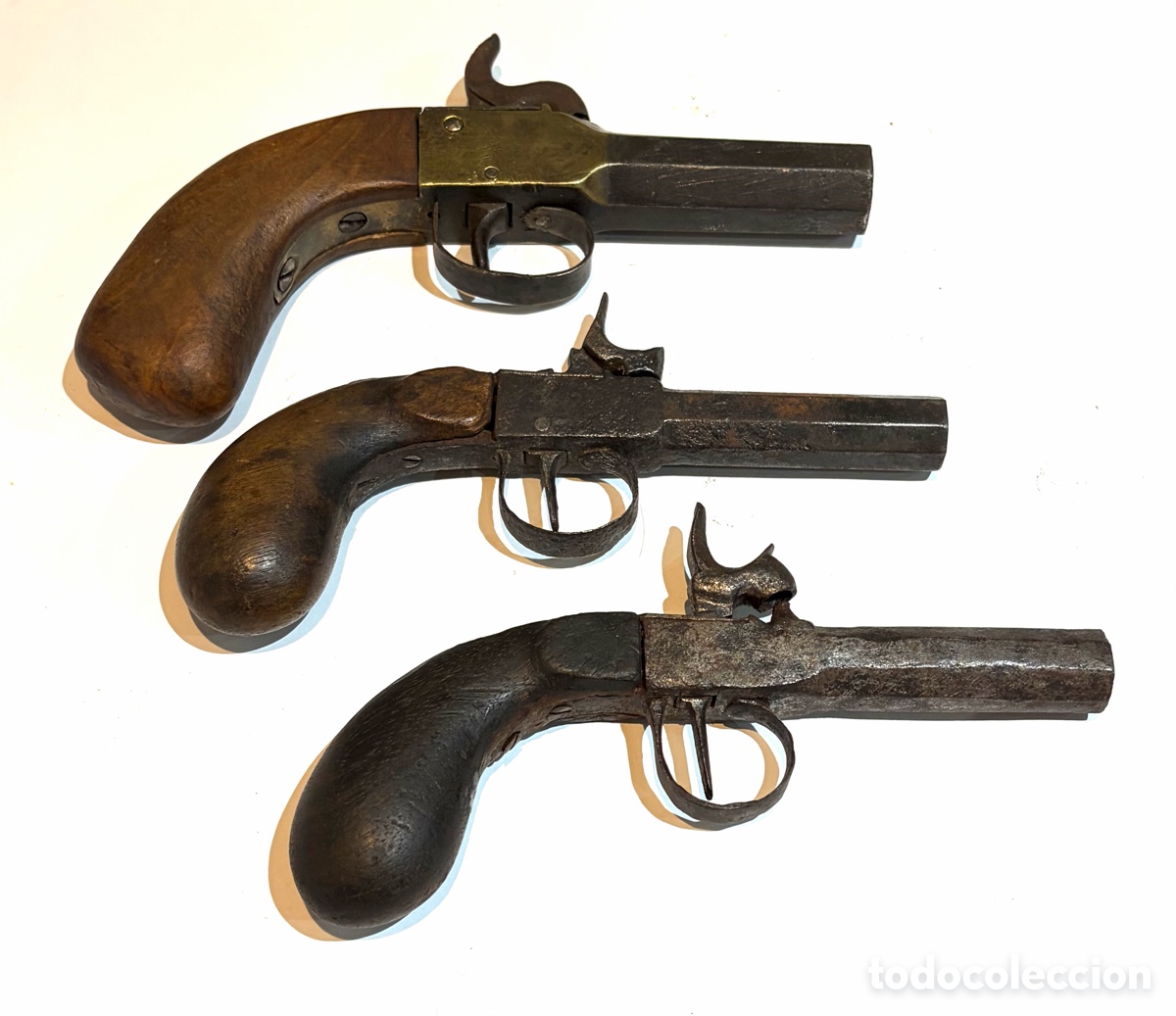 Antig&uuml;edades: Lote armas inscritas en libro de coleccionista