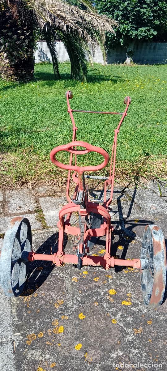 Antig&uuml;edades: Arado de vertedera con ruedas.Recogida en mano - Foto 4