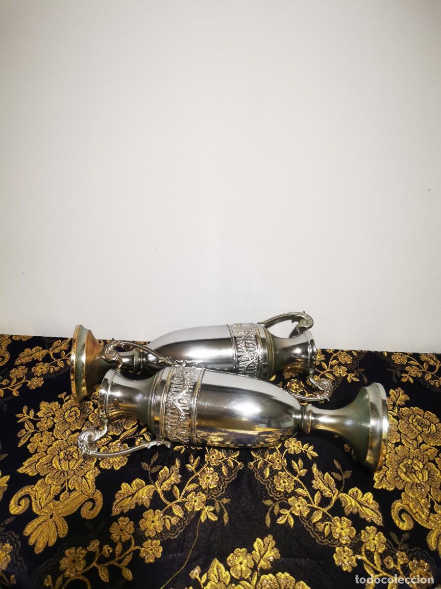 Antig&uuml;edades: Pareja de &aacute;nforas o jarrones de altar 35cm - Foto 6