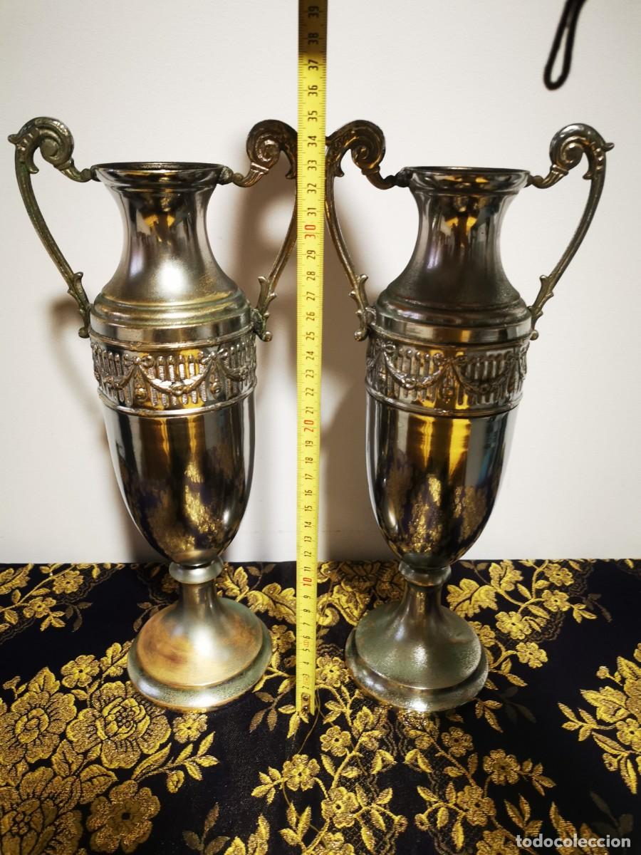 Antig&uuml;edades: Pareja de &aacute;nforas o jarrones de altar 35cm - Foto 7