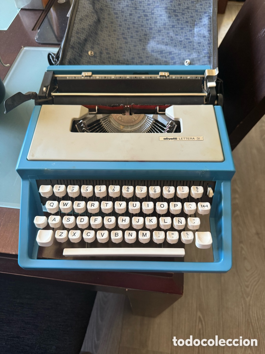 Antig&uuml;edades: M&aacute;quina de escribir Olivetti lettera 31
