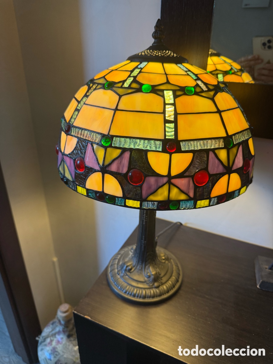 Antig&uuml;edades: L&aacute;mpara sobremesa estilo Tiffany
