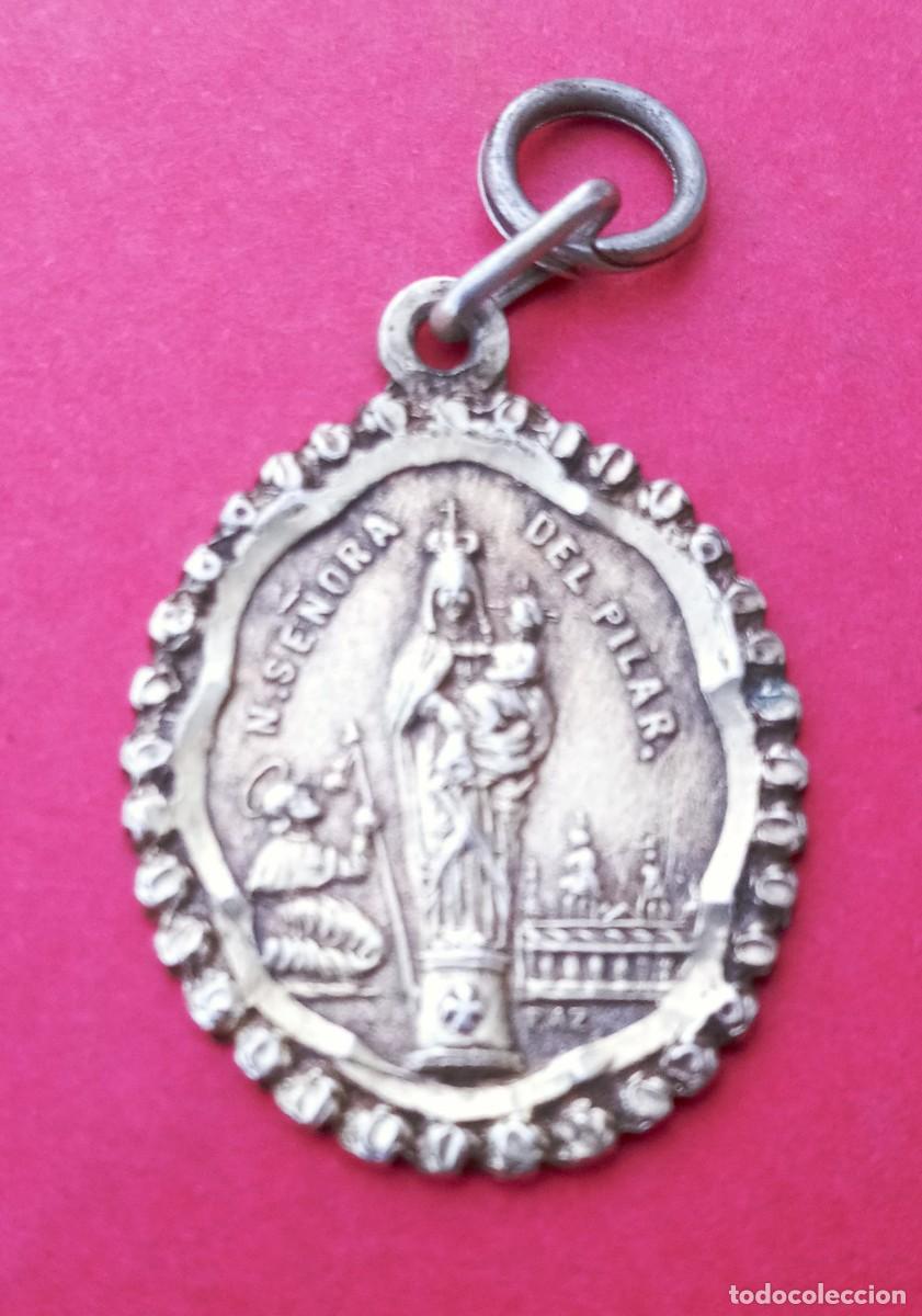 Antig&uuml;edades: Medalla en Plata A&ntilde;o 1899 Virgen del Pilar de Zaragoza con Santiago Ap&oacute;stol..