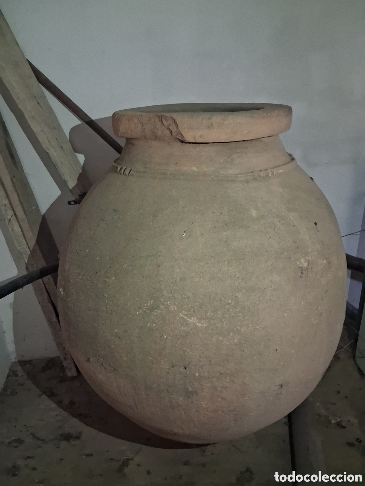 Antig&uuml;edades: ANTIGUA TINAJA DE BARRO
