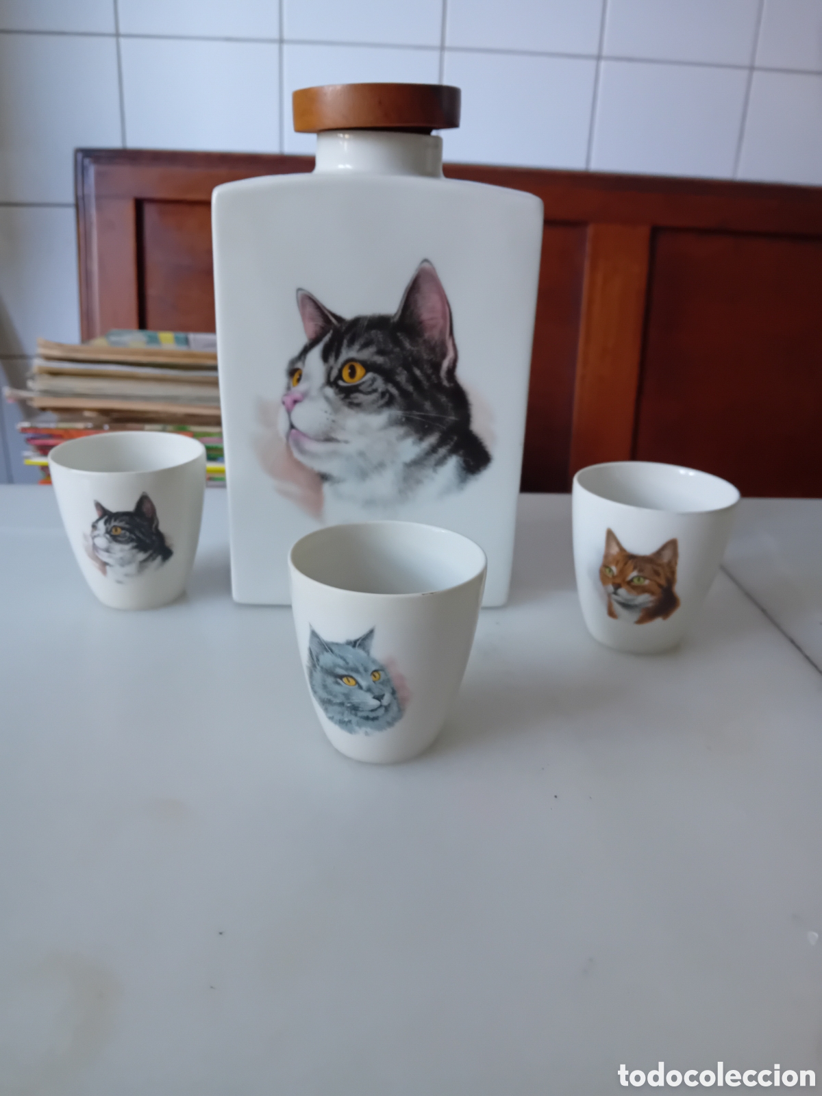 Antig&uuml;edades: Botella y vasos porcelana Dae Limoges.Vintage