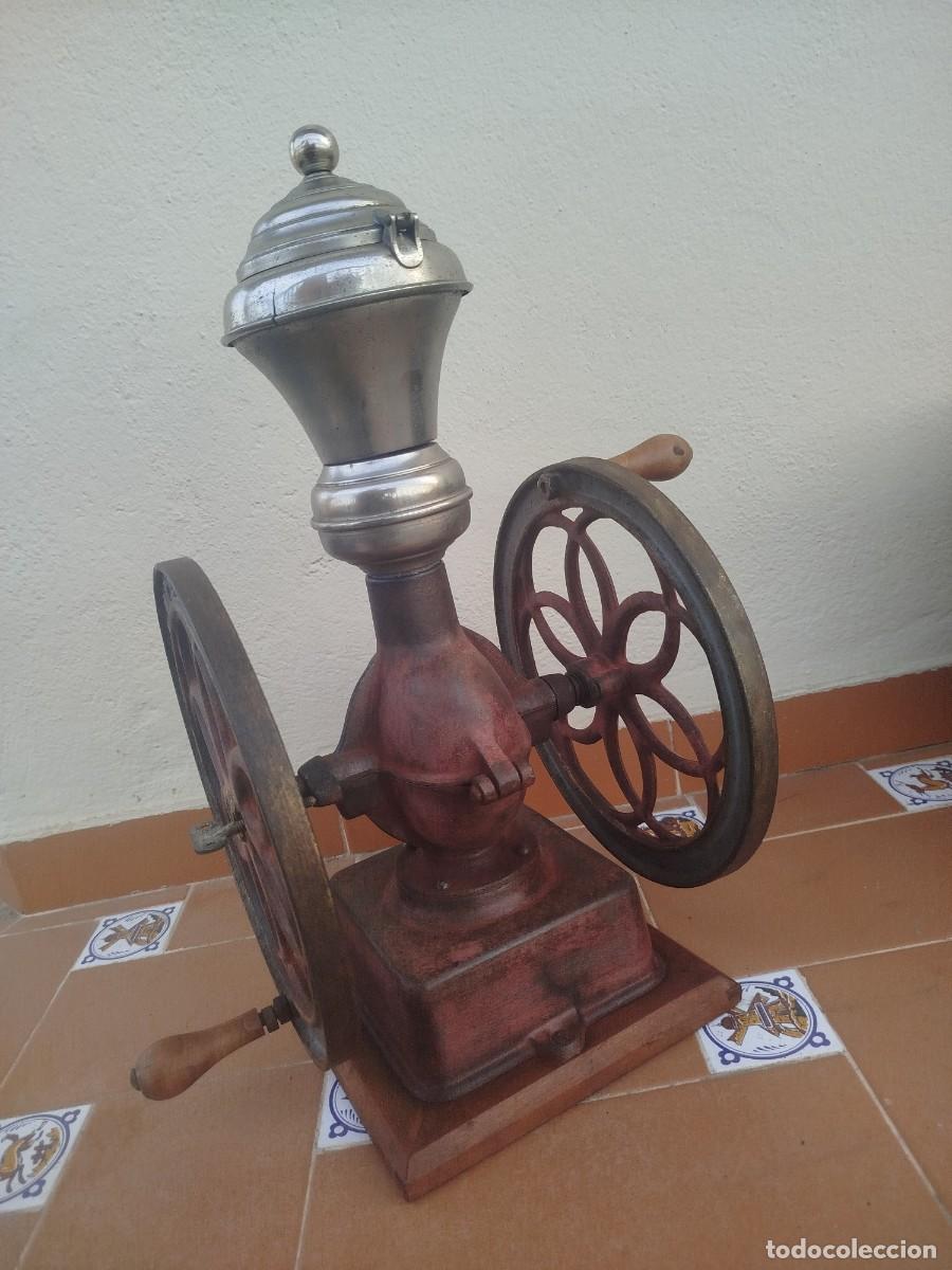Antig&uuml;edades: Molinillo de caf&eacute; antiguo - Foto 3