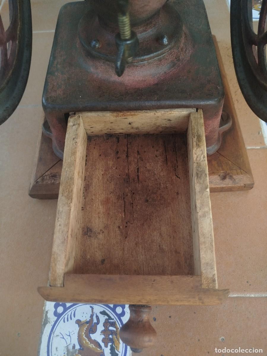 Antig&uuml;edades: Molinillo de caf&eacute; antiguo - Foto 6