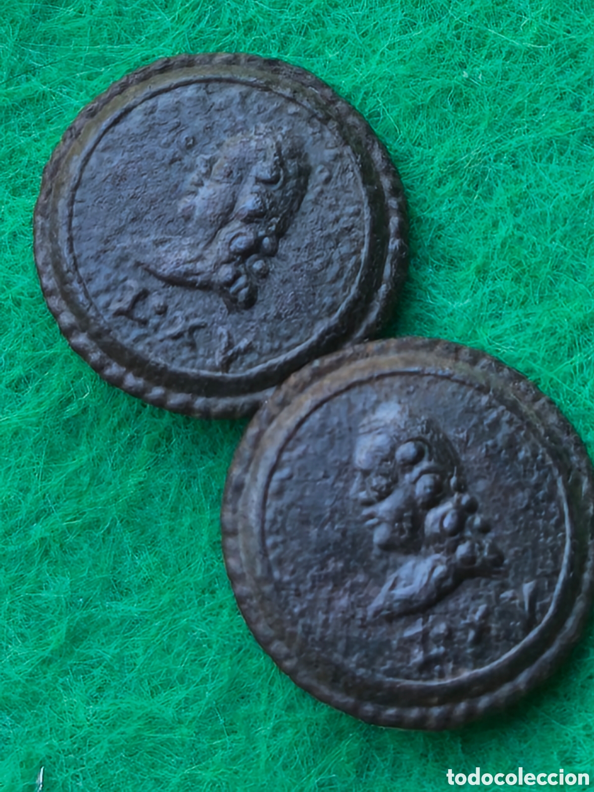 Antig&uuml;edades: Bot&oacute;n gemelos Luis XV rey de Francia y Navarra