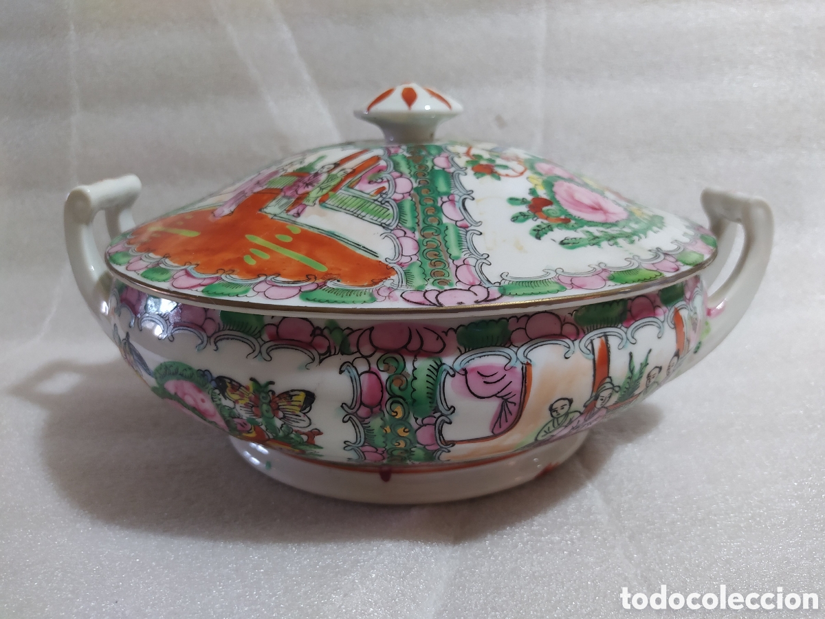 Antig&uuml;edades: Sopera Antigua de Porcelana Chino-Oriental &rdquo;Famille Rose&rdquo; | Pieza &Uacute;nica de Colecci&oacute;n 27x27 cm