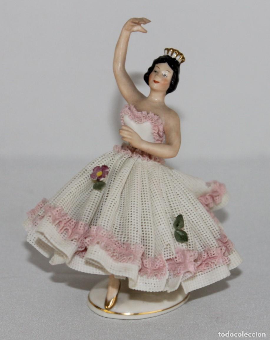 Antig&uuml;edades: Bailarina de porcelana Dresden con falda de encaje. Alemania