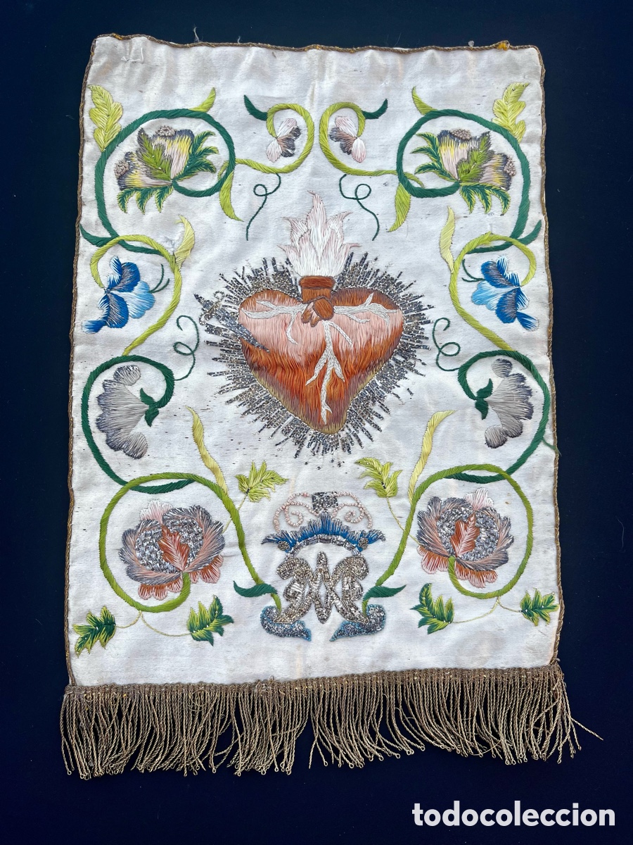 Antiguidades: Antigua cortina de sagrario hilos de seda y plata. Sagrado coraz&oacute;n. Siglo XVlll.