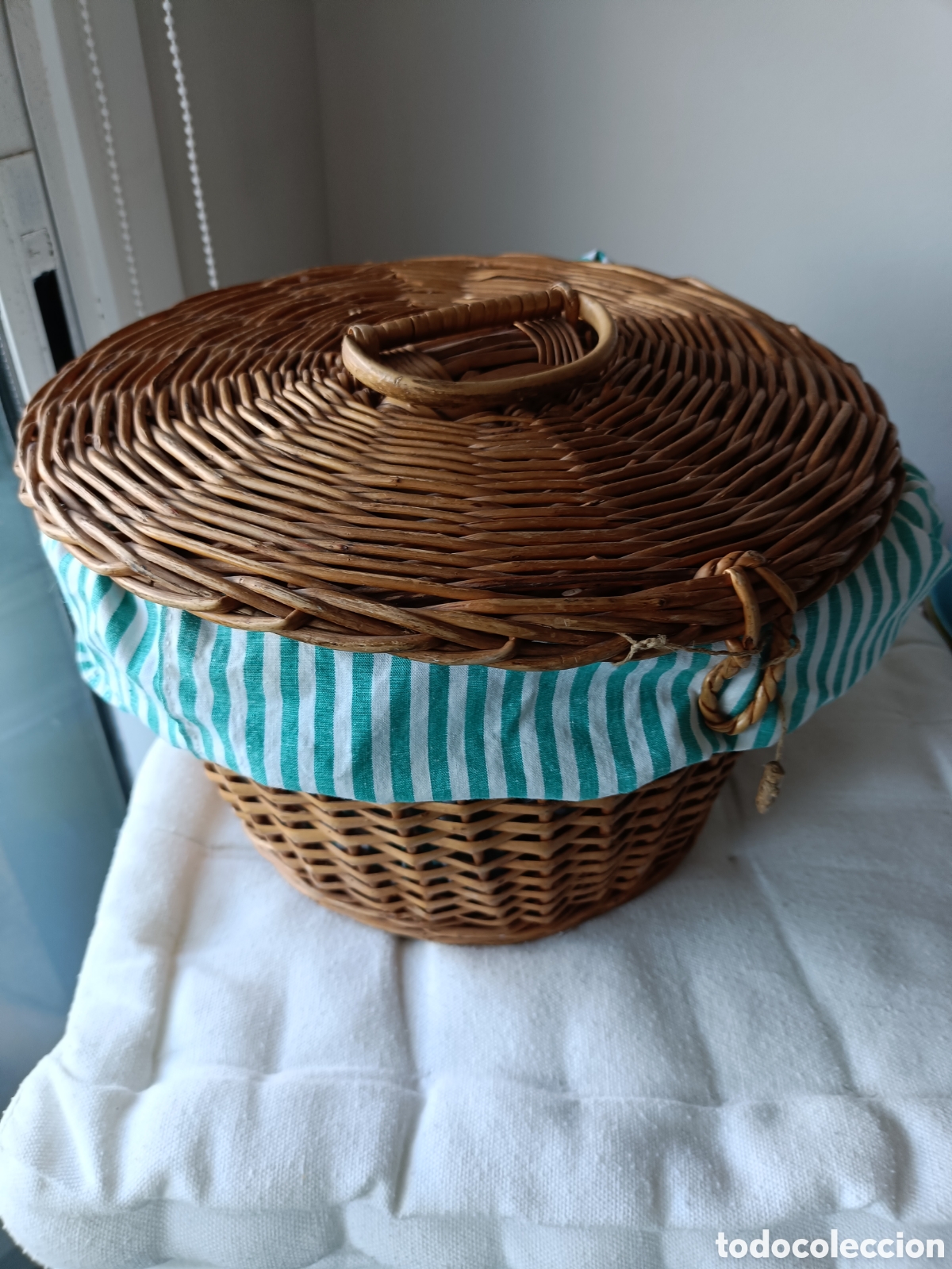 Antig&uuml;edades: CESTA PICNIC VINTAGE MIMBRE - Foto 4