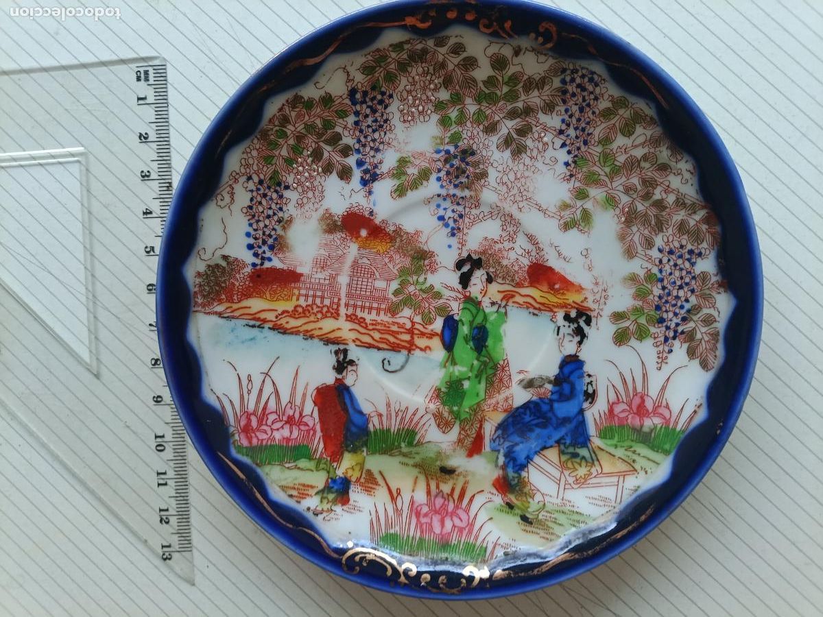 Antig&uuml;edades: Plato de porcelana japonesa. Jap&oacute;n