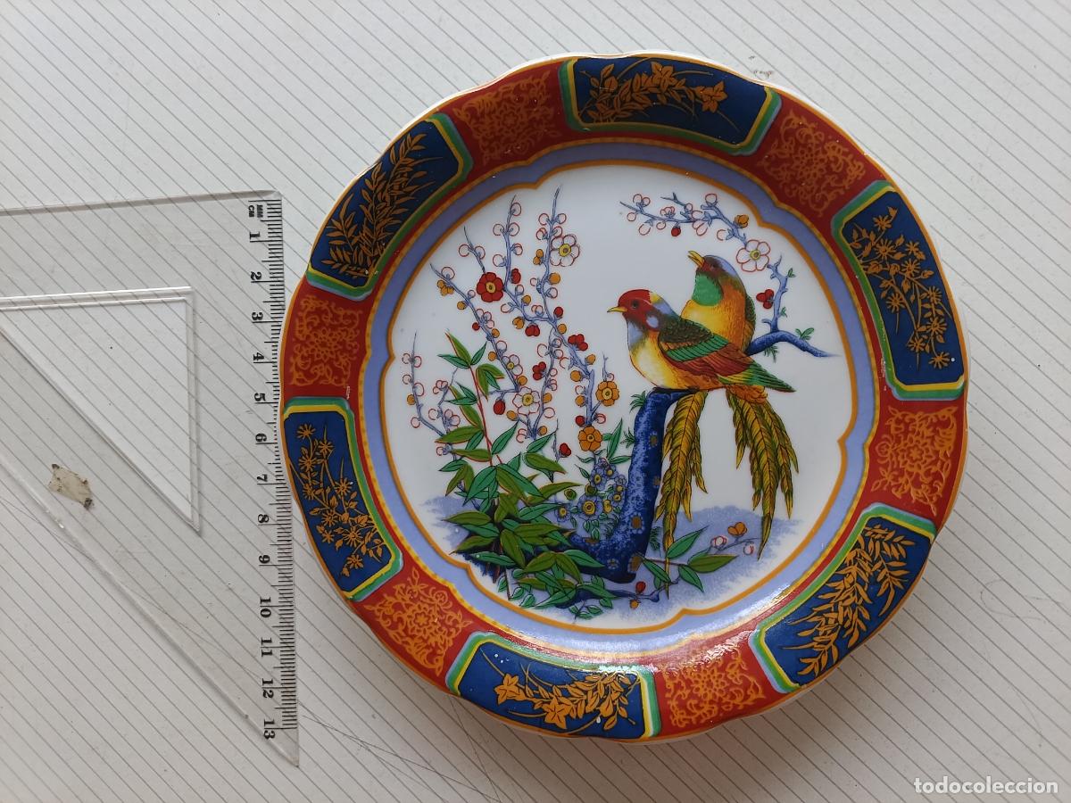 Antig&uuml;edades: Plato de porcelana japonesa. Jap&oacute;n