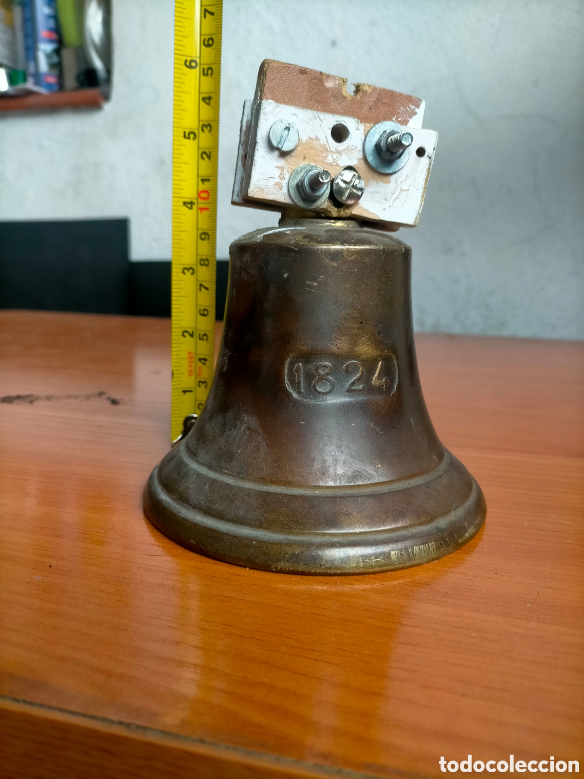 Antiguidades: CAMPANA BRONCE INSCRIPCI&Oacute;N 1824