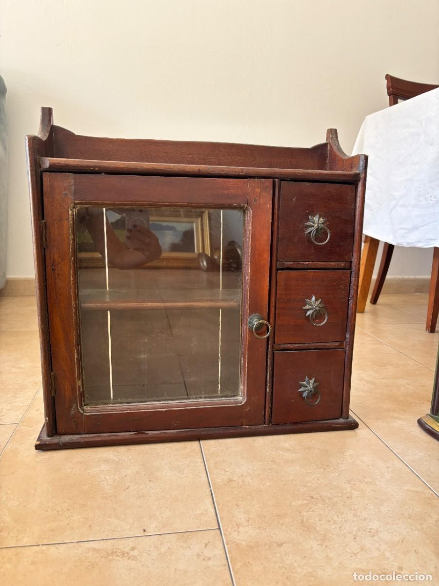 Antig&uuml;edades: Antiguo armario especiero de madera, masoveria can ustrell ( Sabadell)