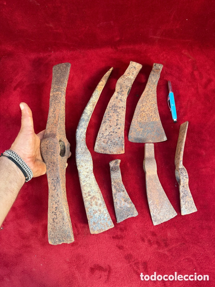 Antig&uuml;edades: Gran lote de hachas antiguas de forja,sig XIX-XX