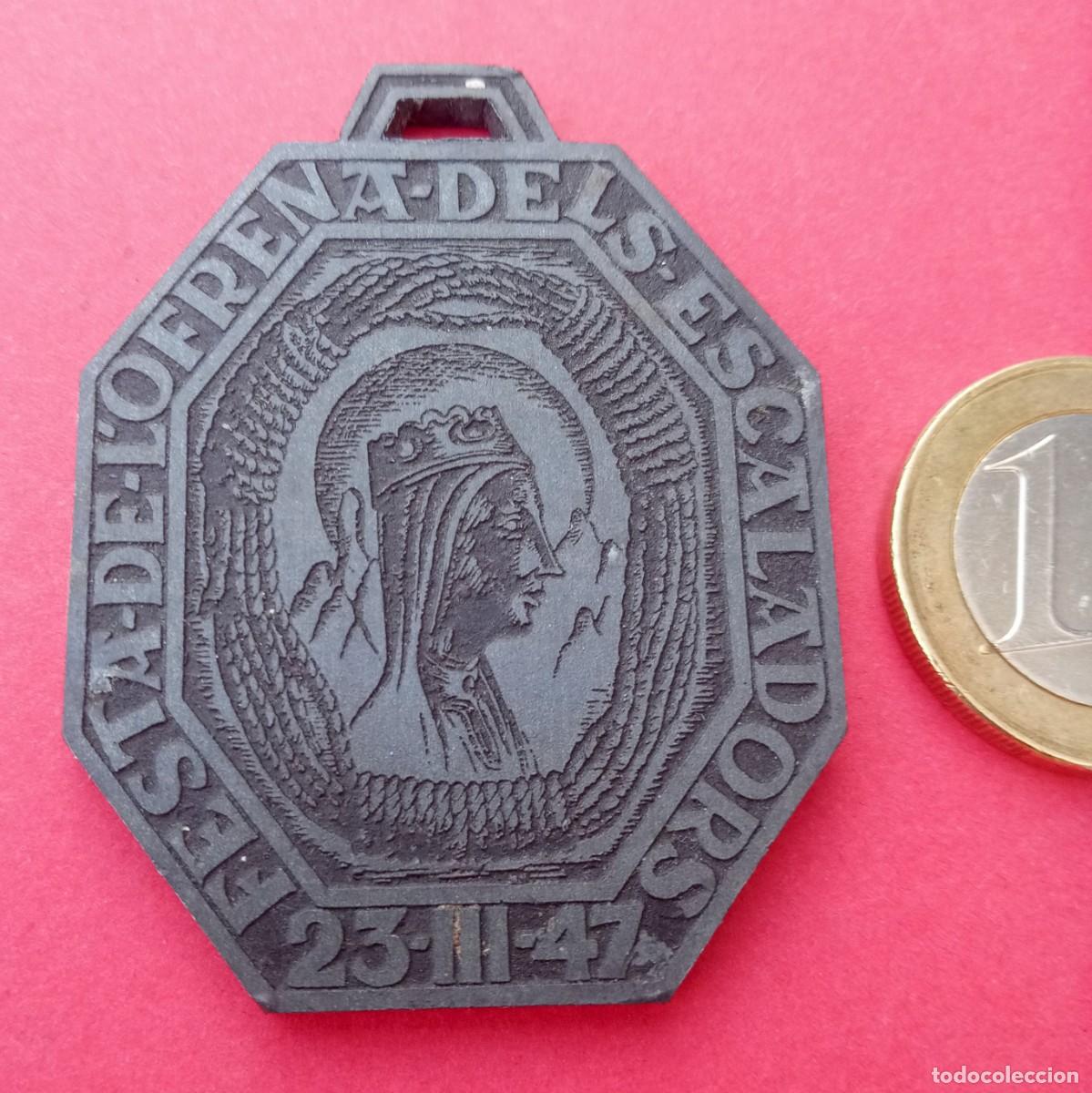 Antig&uuml;edades: Gran Medalla Virgen de Montserrat. Ofrenda Escaladores 1947. Monta&ntilde;ismo.