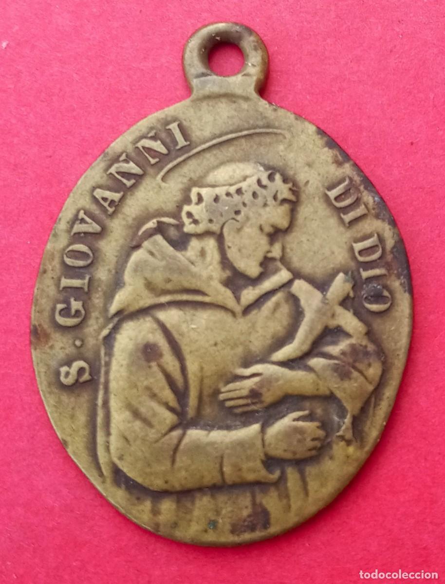 Antig&uuml;edades: Medalla Siglo XIX San Juan de Dios y Virgen Milagrosa.