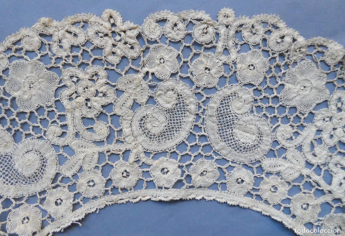 Antig&uuml;edades: ANTIGUO GRAN CUELLO DE ENCAJE DE DUQUESA S.XIX - Foto 1
