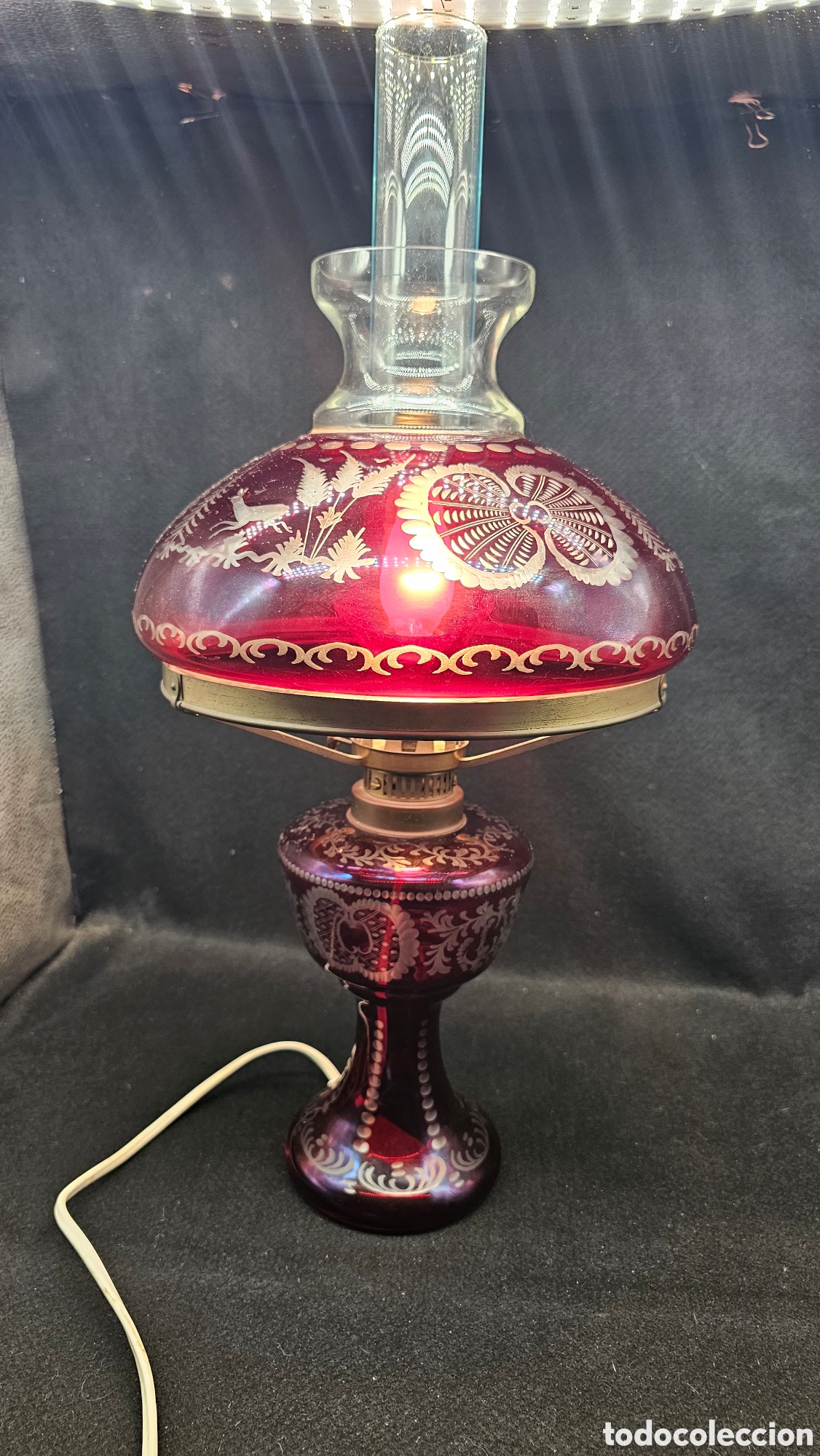 Antig&uuml;edades: Preciosa l&aacute;mpara de cristal rojo rubi tallado