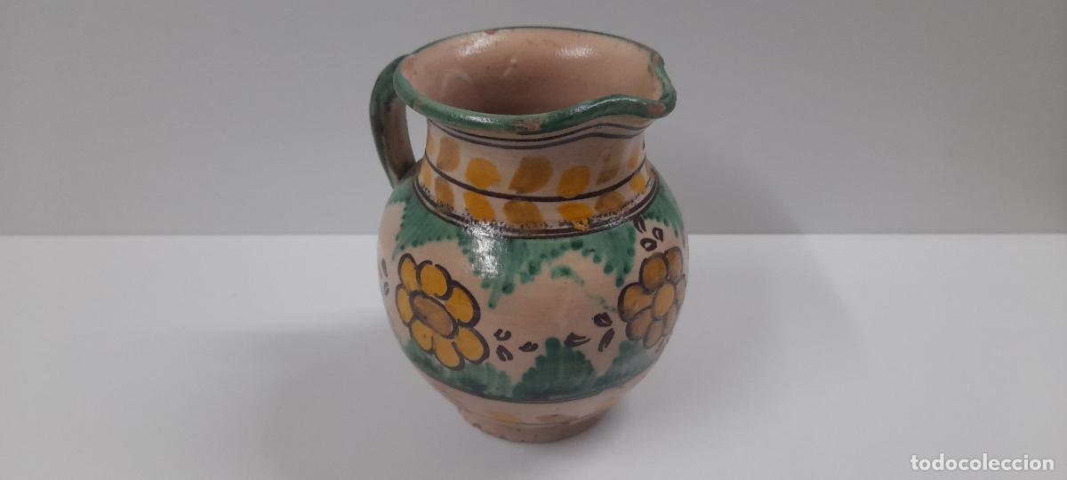 Antig&uuml;edades: ANTIGUA Y BONITA JARRA . REALIZADA EN CERAMICA DE PUENTE DEL ARZOBISPO . ALTURA 13,8 CM