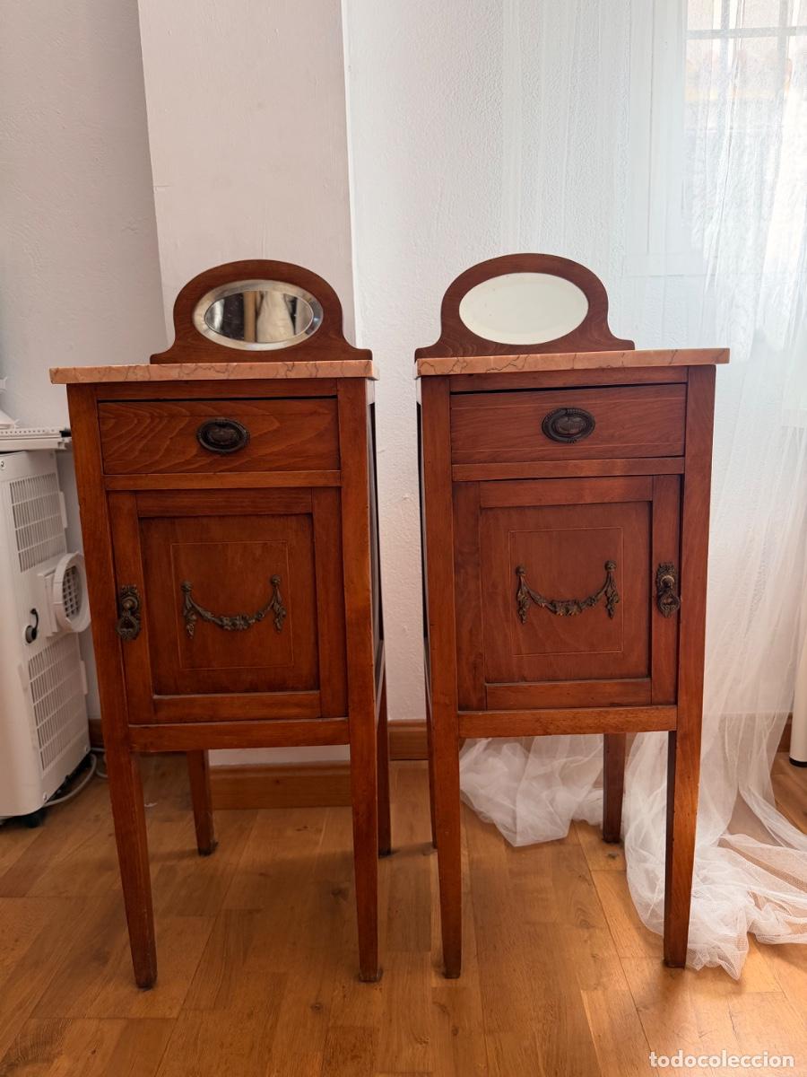 Antig&uuml;edades: Pareja de mesillas de noche antiguas con m&aacute;rmol y espejo biselado - estilo Luis XVI - ca. 1900