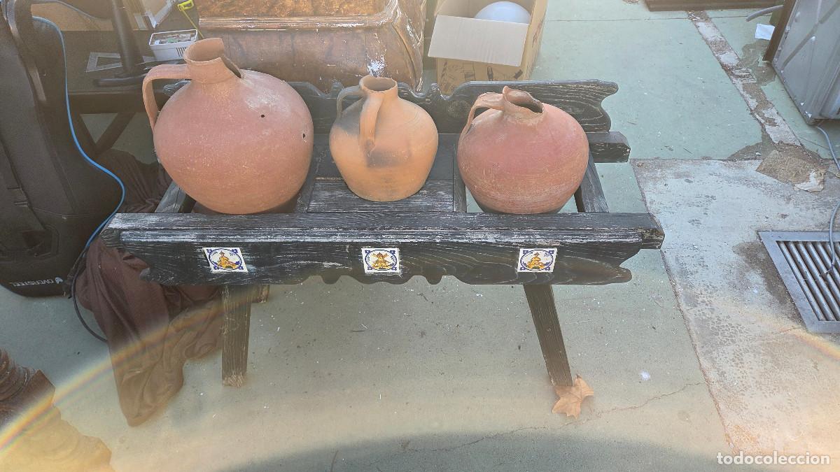 Antig&uuml;edades: cantarera con 3 cantaros antiguos - Foto 2