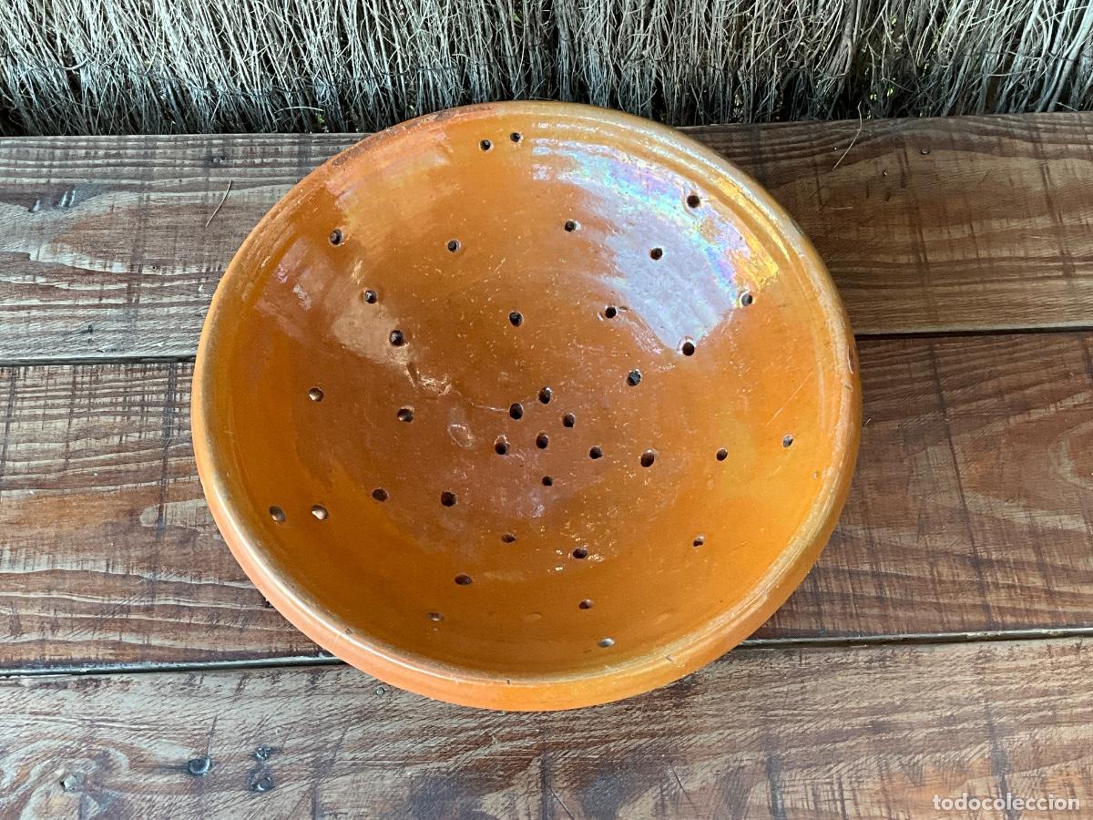 Antig&uuml;edades: ESCURRIDOR - COLADOR -CUENCO - CERAMICA POPULAR CATALANA - MIRAR FOTOS