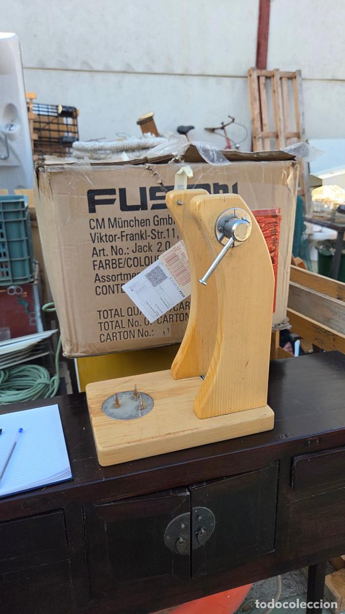 Antig&uuml;edades: jamonero de madera profecional