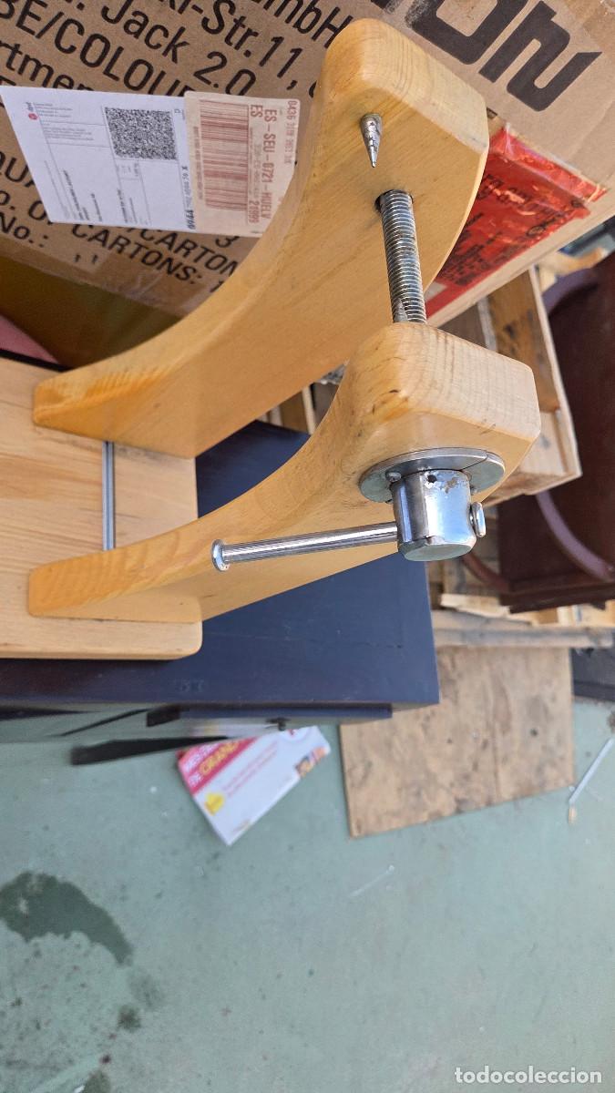 Antig&uuml;edades: jamonero de madera profecional - Foto 3