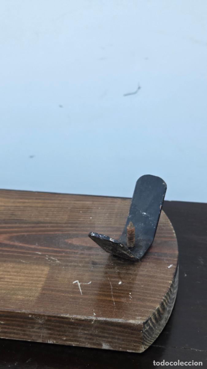 Antig&uuml;edades: jamonero de madera profecional - Foto 4