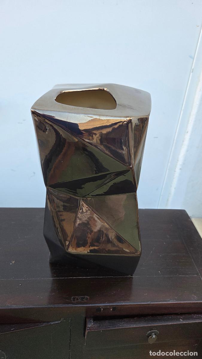 Antig&uuml;edades: jarron de ceramica dorada - Foto 1