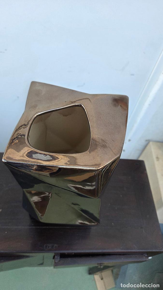 Antig&uuml;edades: jarron de ceramica dorada - Foto 2