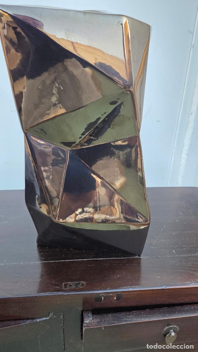 Antig&uuml;edades: jarron de ceramica dorada - Foto 3