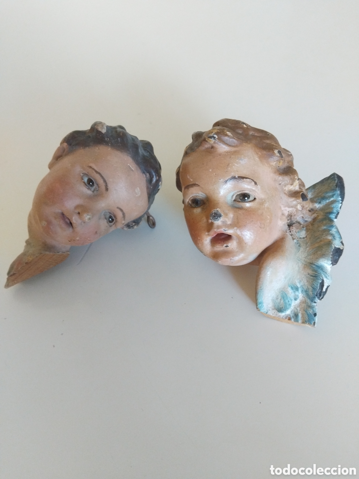 Antig&uuml;edades: CABEZAS ANGELES EN TALLA MADERA OJOS DE CRISTAL