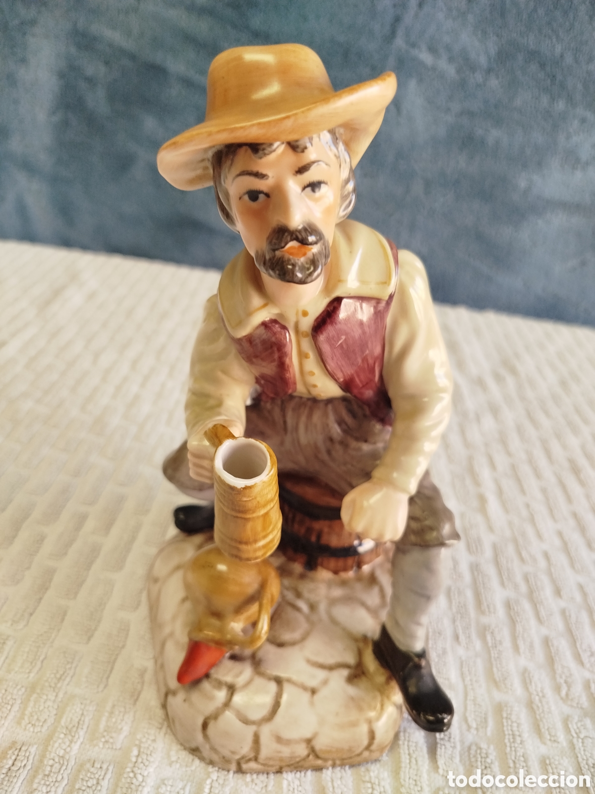 Antig&uuml;edades: Figura hombre bebiendo de porcelana SUIMA, S.L de Quart de Poblet (Valencia)