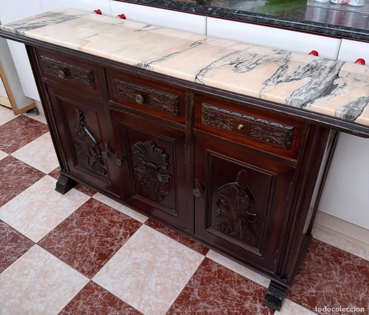 Antig&uuml;edades: Taquill&oacute;n de madera antiguo