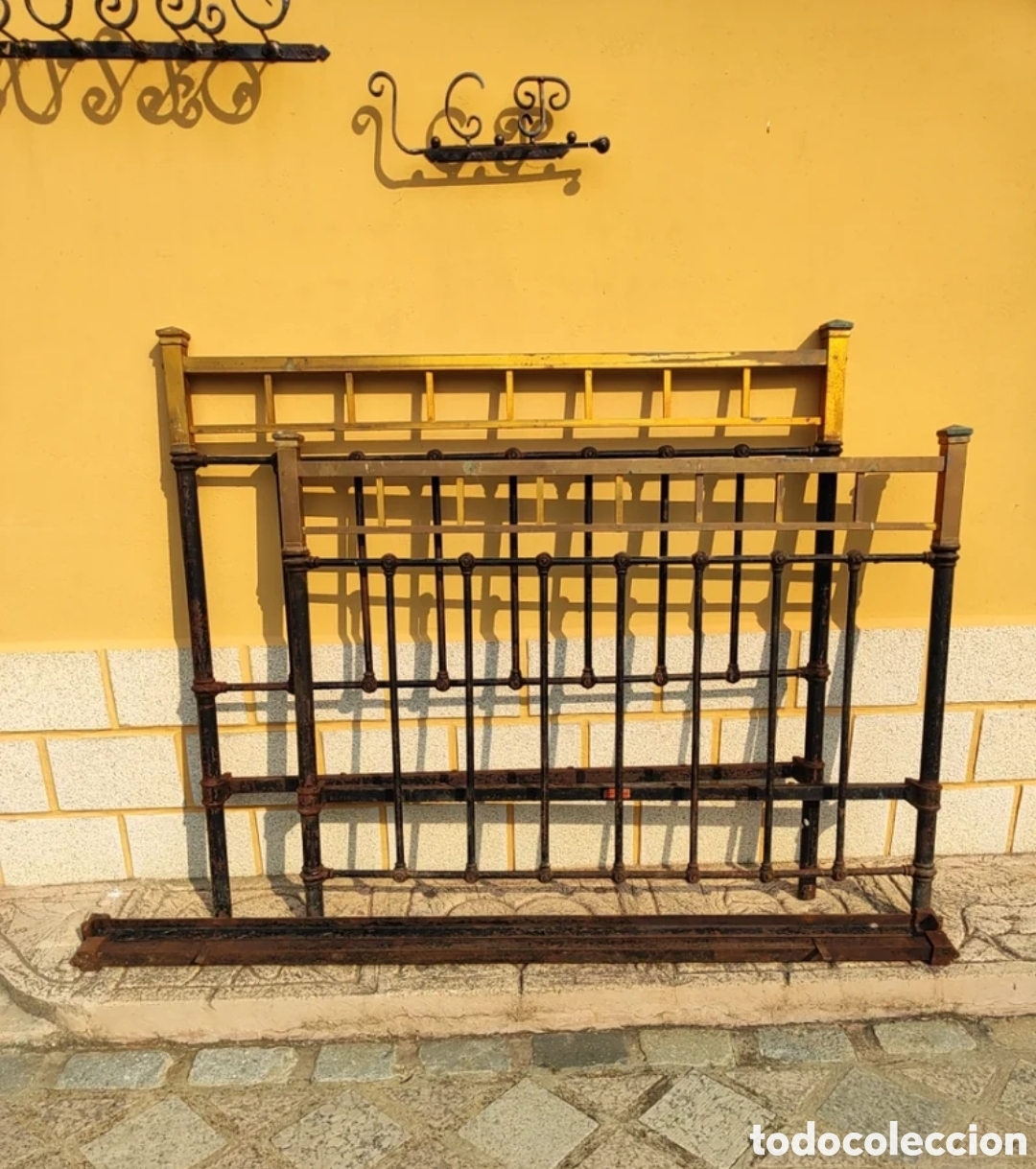 Antig&uuml;edades: Cabecero y piecero antiguos de metal