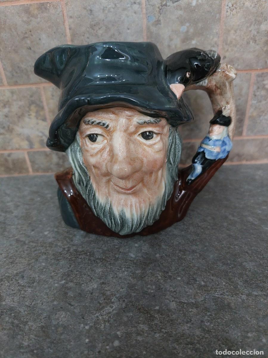 Antig&uuml;edades: Jarra de Personaje Royal Doulton &rdquo;Rip Van Winkle&rdquo; &ndash; Cer&aacute;mica Inglesa de Colecci&oacute;n D 6463 COPR 1954