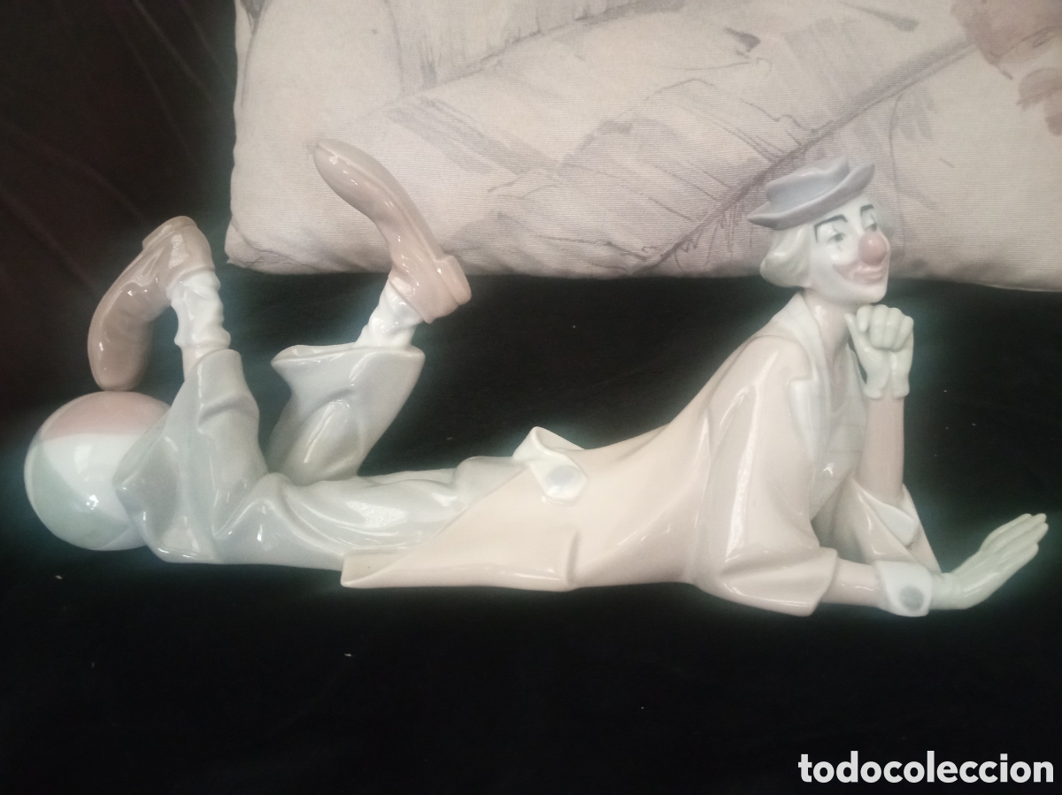 Antig&uuml;edades: Bonita figura de porcelana de Lladro, mide 37cm de base por 16cm en su parte m&aacute;s alta