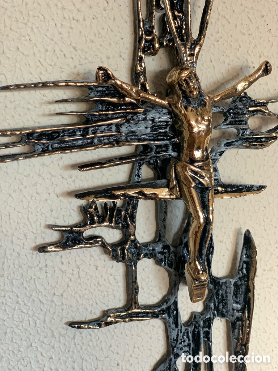 Antig&uuml;edades: crucifijo de bronce patinado 50 cms - Foto 2